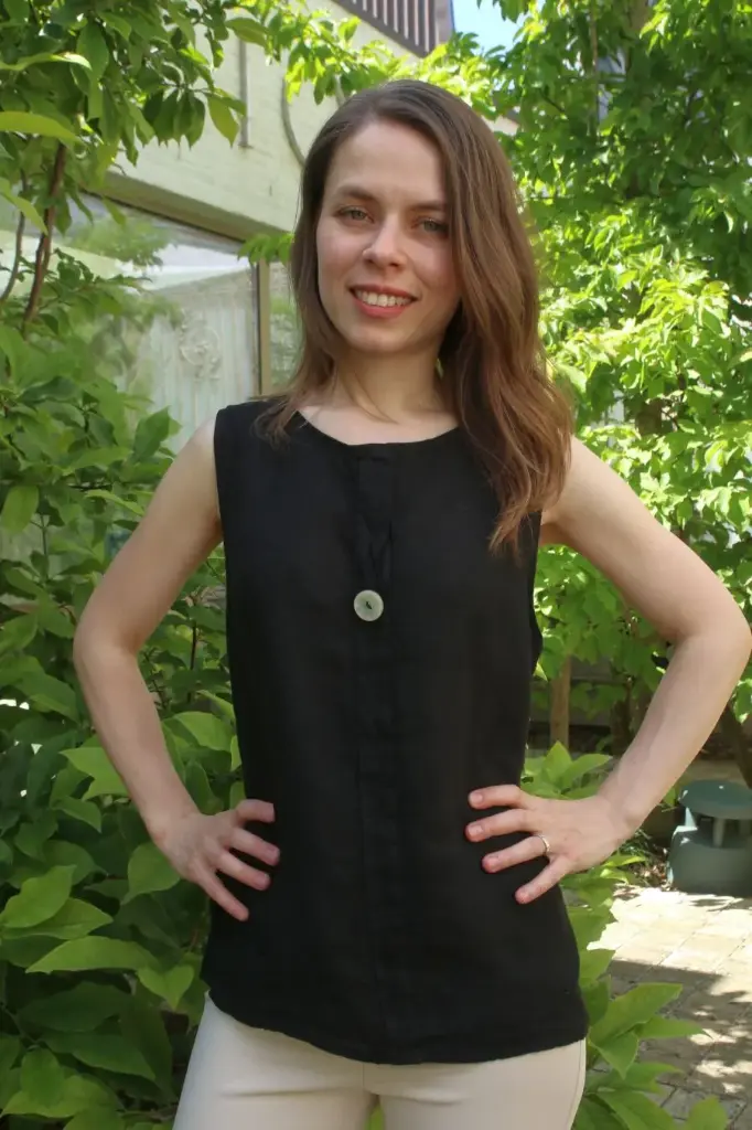 Mouwloze linnen blouse Jivan open hals