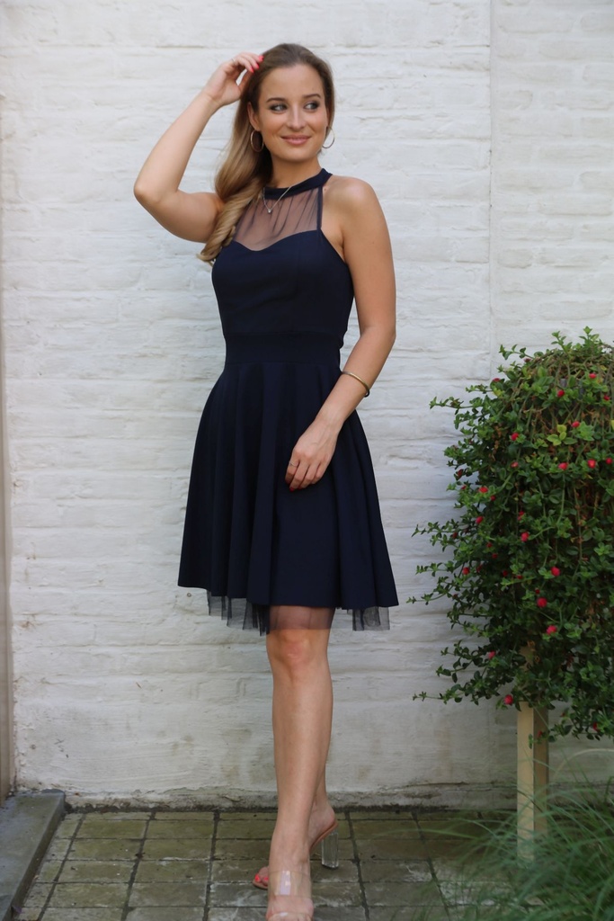 Crepe feestjurk Lina met netstof en bandje rondom hals