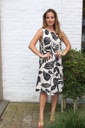 Zomerjurk Jalena nm100 takken print in negatief off-shoulder schouderstrik