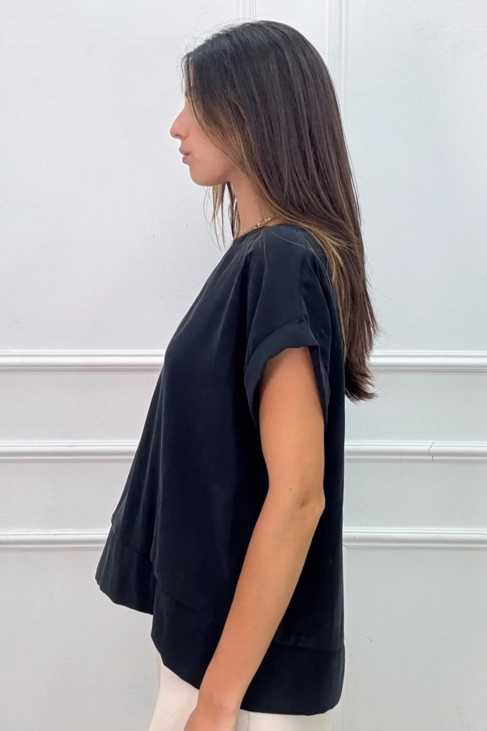 Blouse Lieve nm87 open hals mouwomslag nacrÃ© doorgeknoopte rug