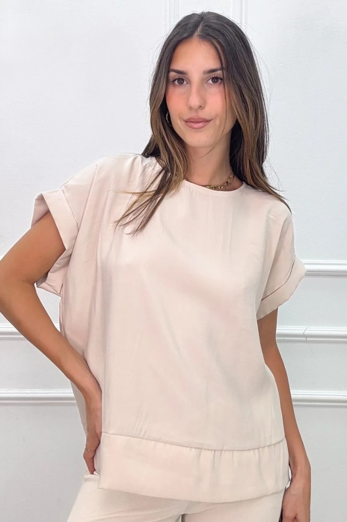 Blouse Lieve nm87 open hals mouwomslag nacrÃ© doorgeknoopte rug