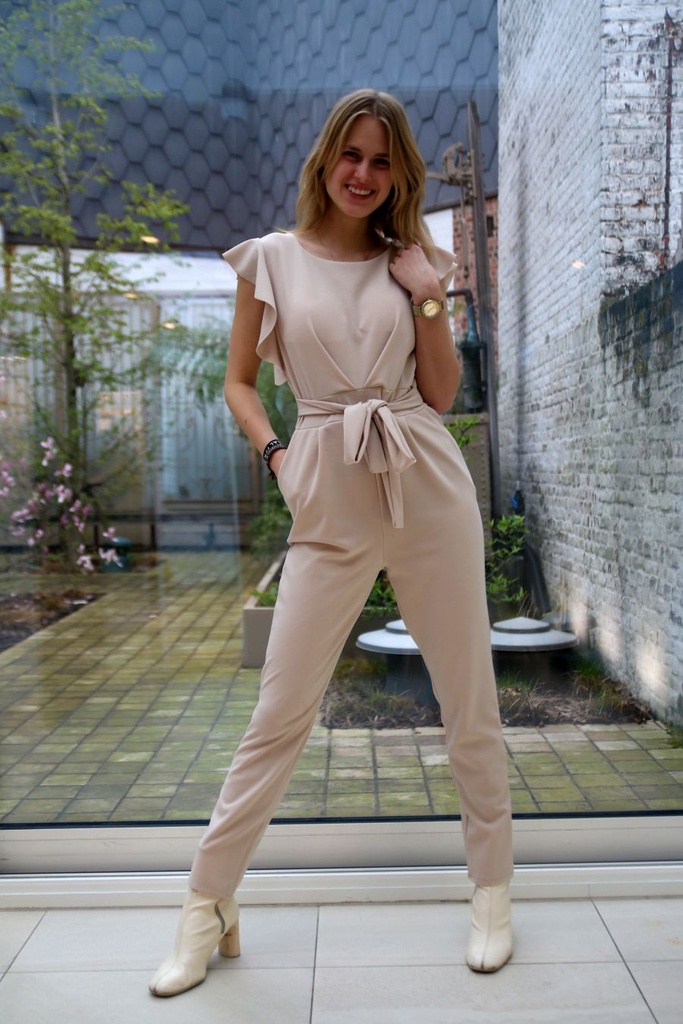 Jumpsuit Laura crepe volantmouw smalle pijp taille met sprinplooien