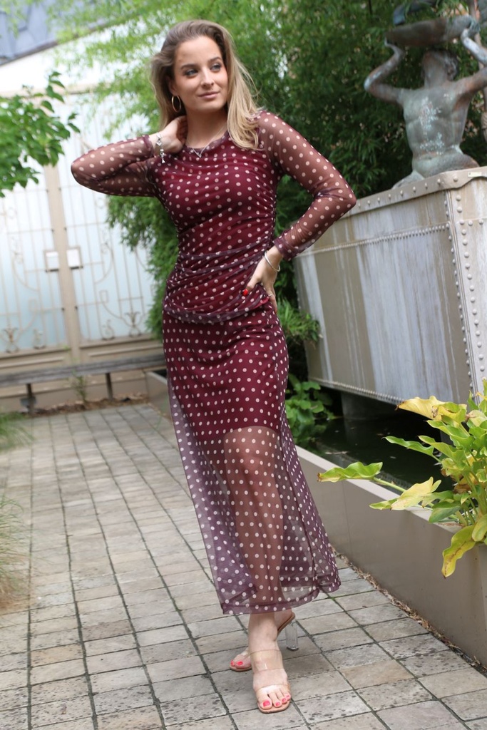 Lange rok Luä nm40 bolletjes op netstof 