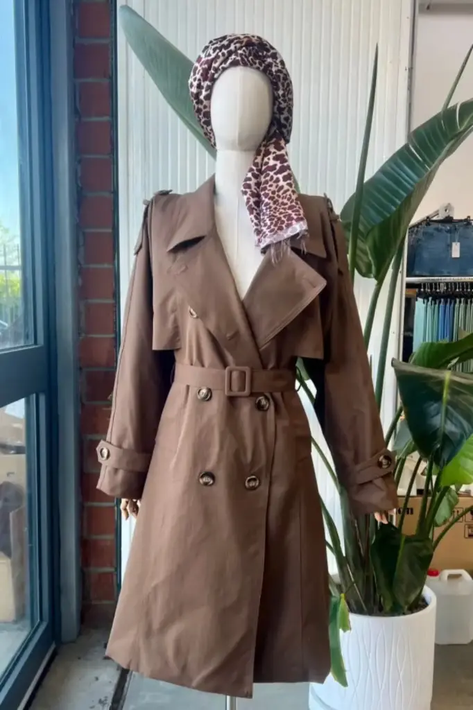 Trench Lode trench puntkraag schouderflappen en epaulet 