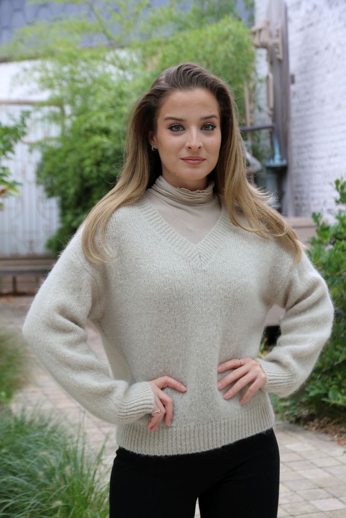 Mohair trui Lune nm65 V-hals bevat mohair en wol