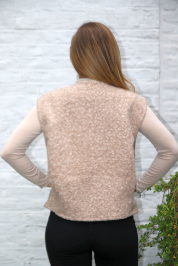 Mouwloze vest Lorraine gekookte wol look kraagloze hals