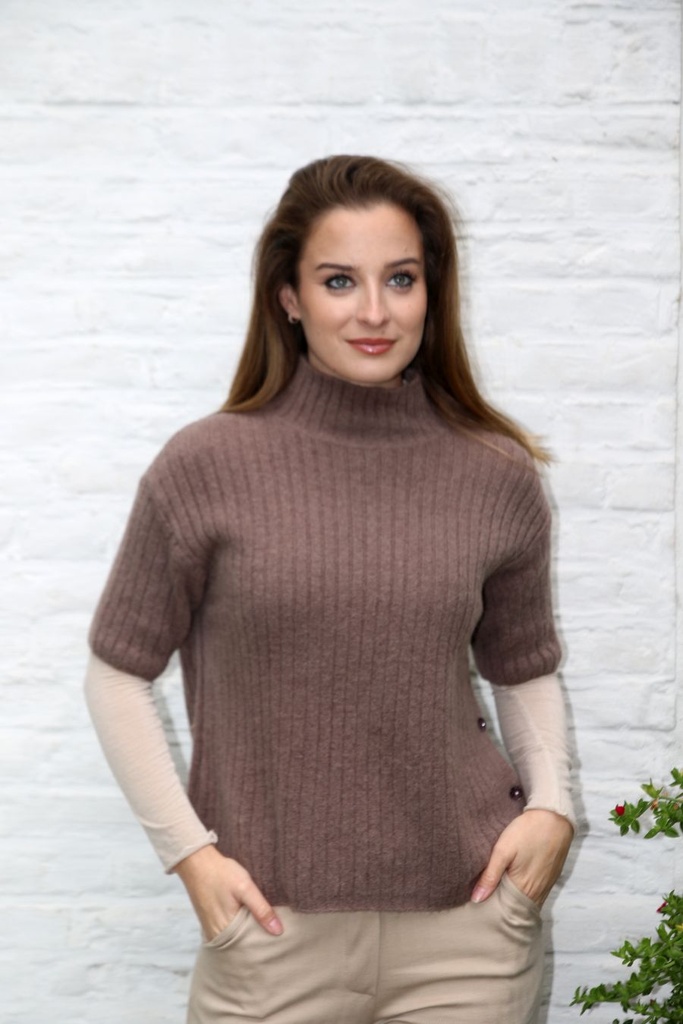 Pul Lulu nm25 breed geribd opstaande kraag 4 nacré knopen 