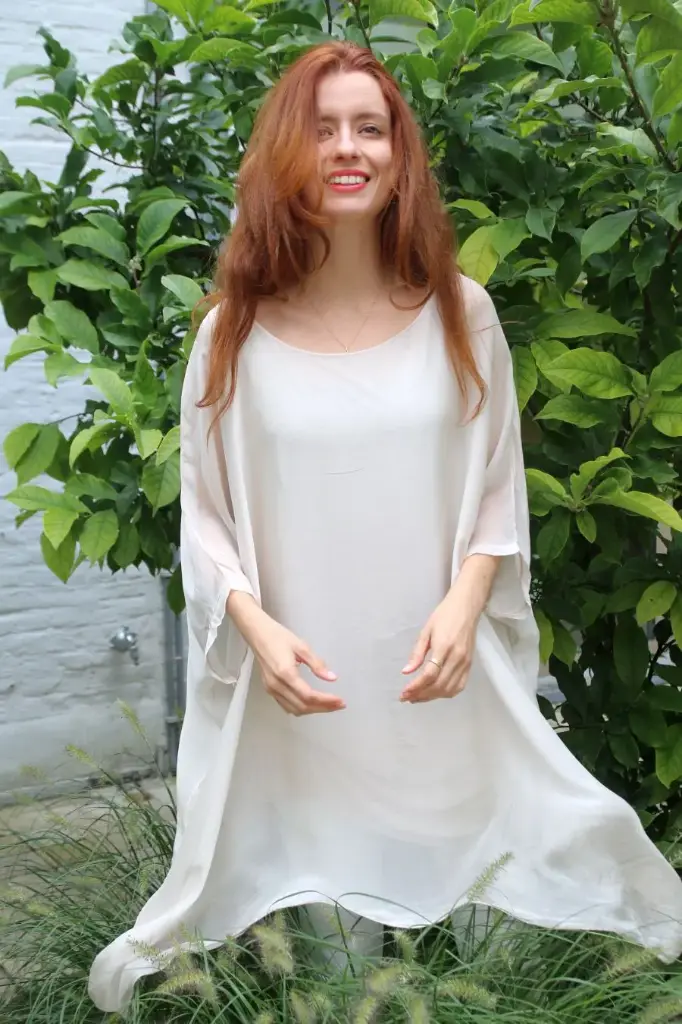 jurk Nora nm100 zijde wijdse gepunte jurk open hals