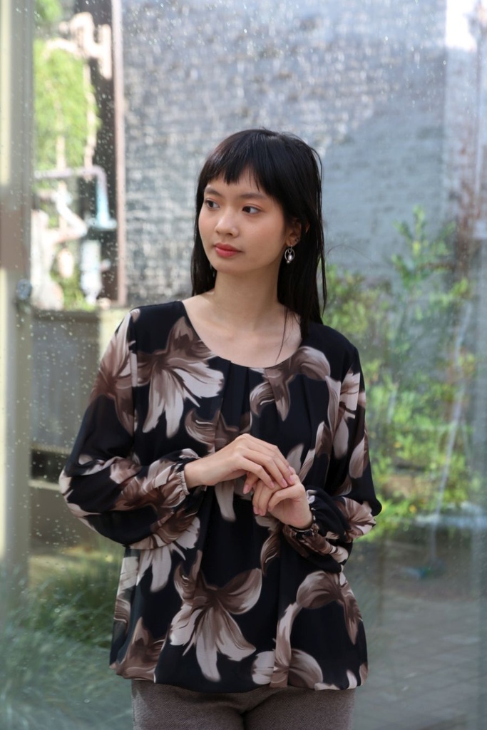 Blouse Nore nm 36 open hals gevoerd 