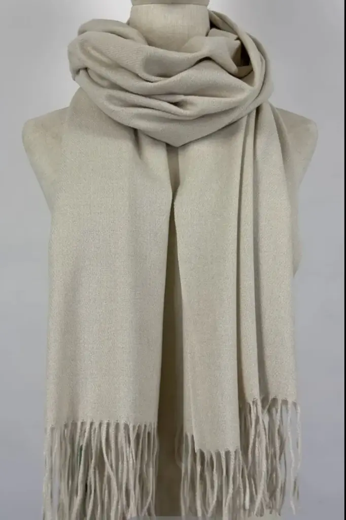 Sjaal Luuc nm100 dikke viscose steek met fijne franjes 