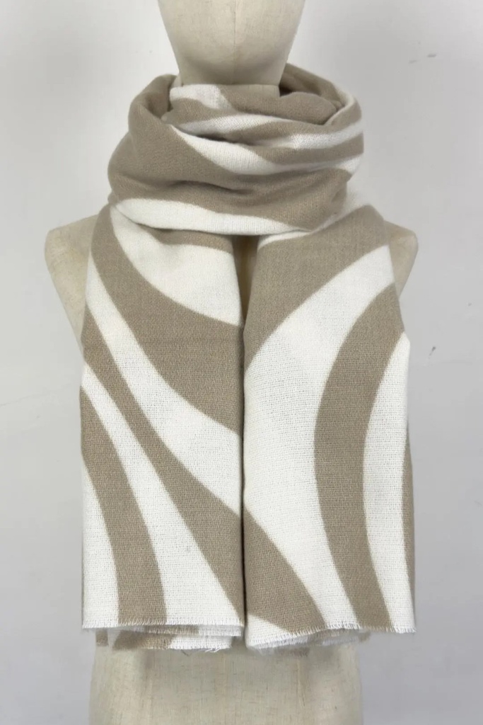 Sjaal Myla met oer golvend strepenpatroon nm100