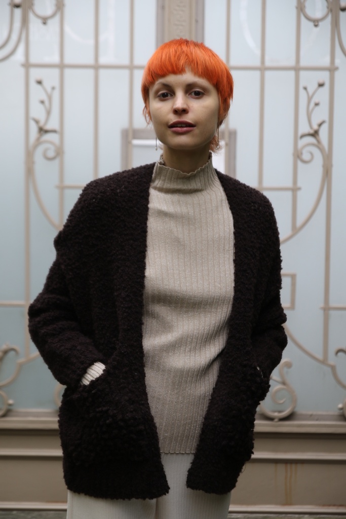 Cardigan Laureen nm30 bouclé V-hals zakken grovere bouclé