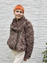 Korte jas Neva langharig eco pels met asymmetrische ritssluiting