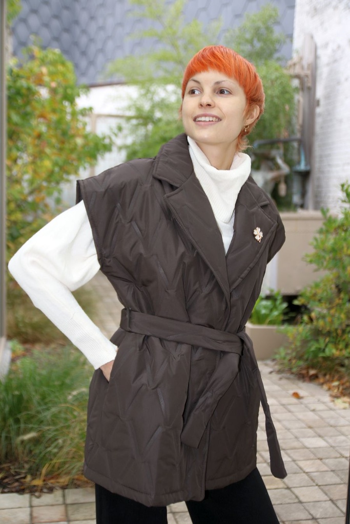 Matelassé jas Marin met korte mouw en taillelint