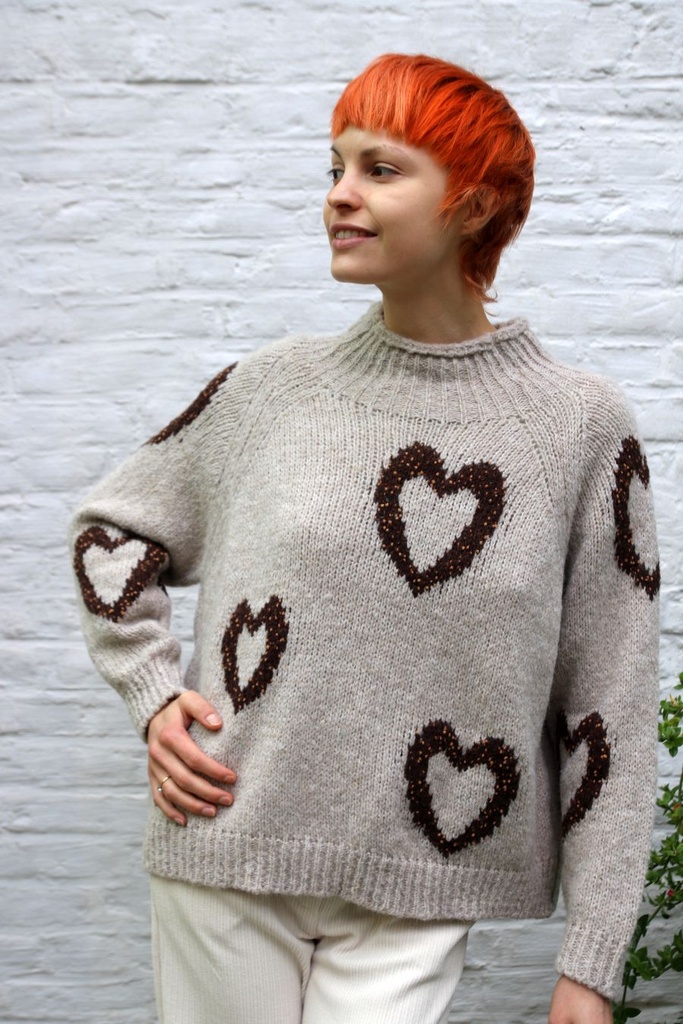 24561 nm78 trui met ingewoven harten amerikaanse mouwen