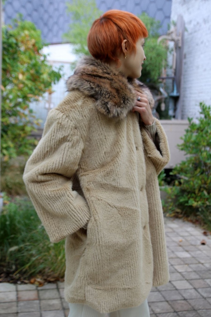 Nizar mantel eco pels met langharige kraag 