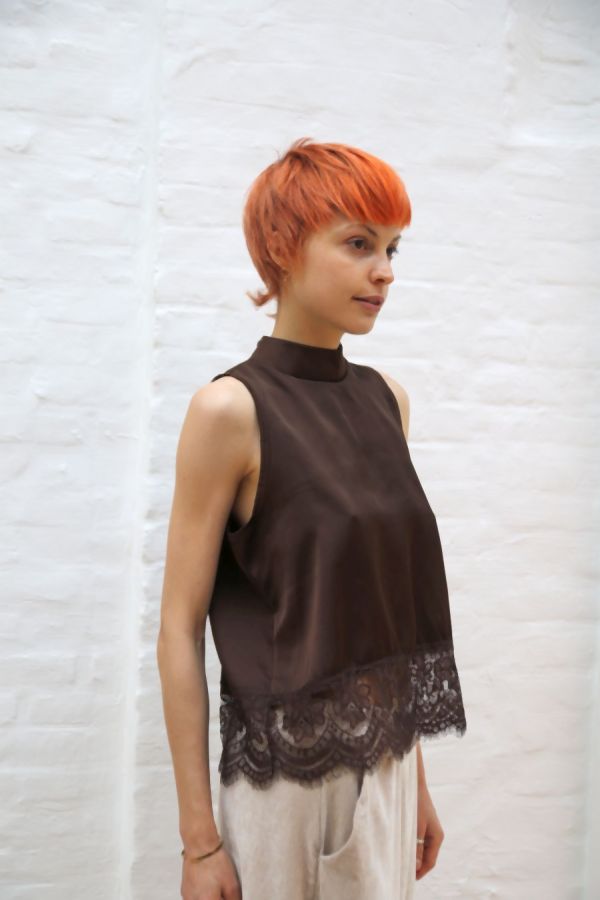 Top Nisanur satijn kanten borduur opstaande kraag 