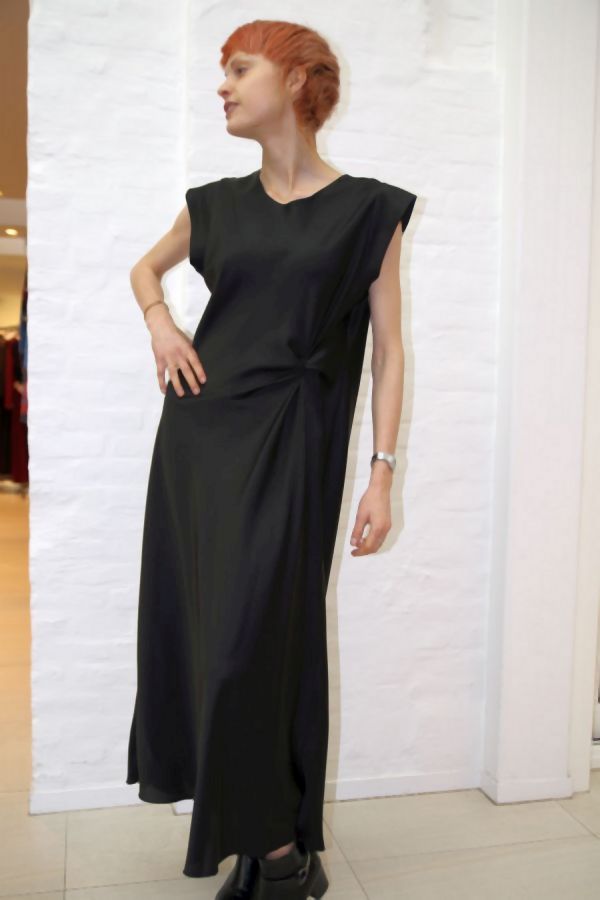 Lange jurk Nordin twist aan taille korte mouw 