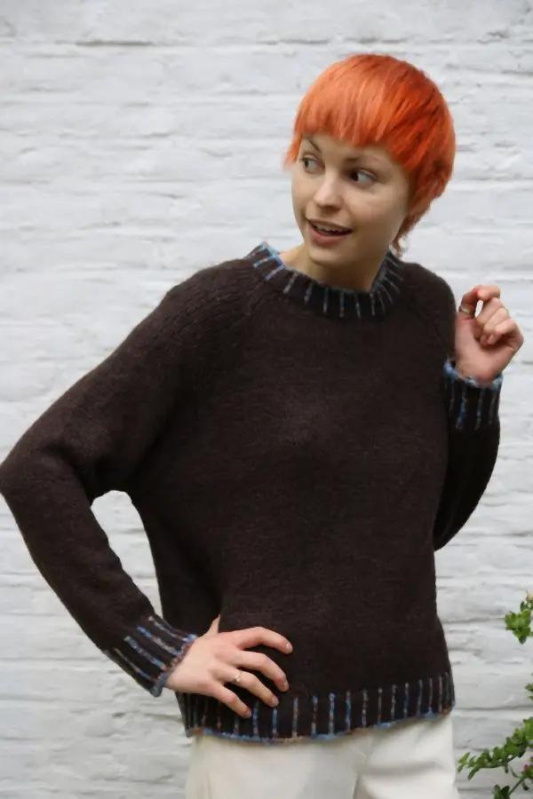 Pull Mieke met gestreepte kraag en boord nm26