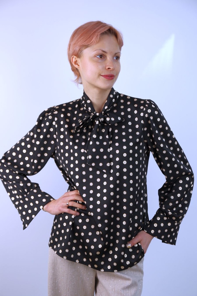 Blouse Lorijn jabotkraag vergulde stippenprint 