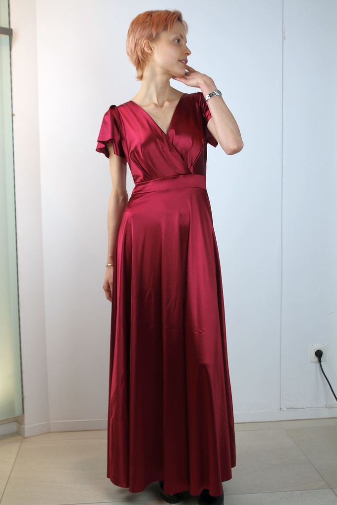 Lange satijnen jurk Lauryn volantmouw gekruiste V-hals 