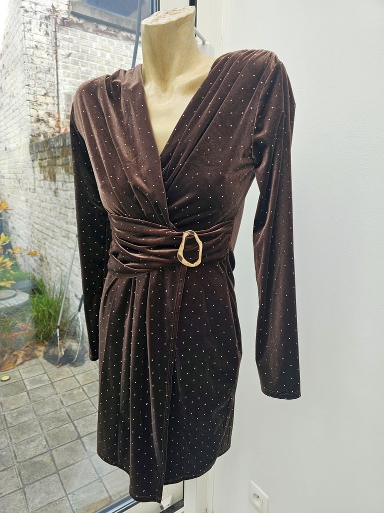 Jurk Lucio gekruiste V-hals brede taillbinder gebogen gesp