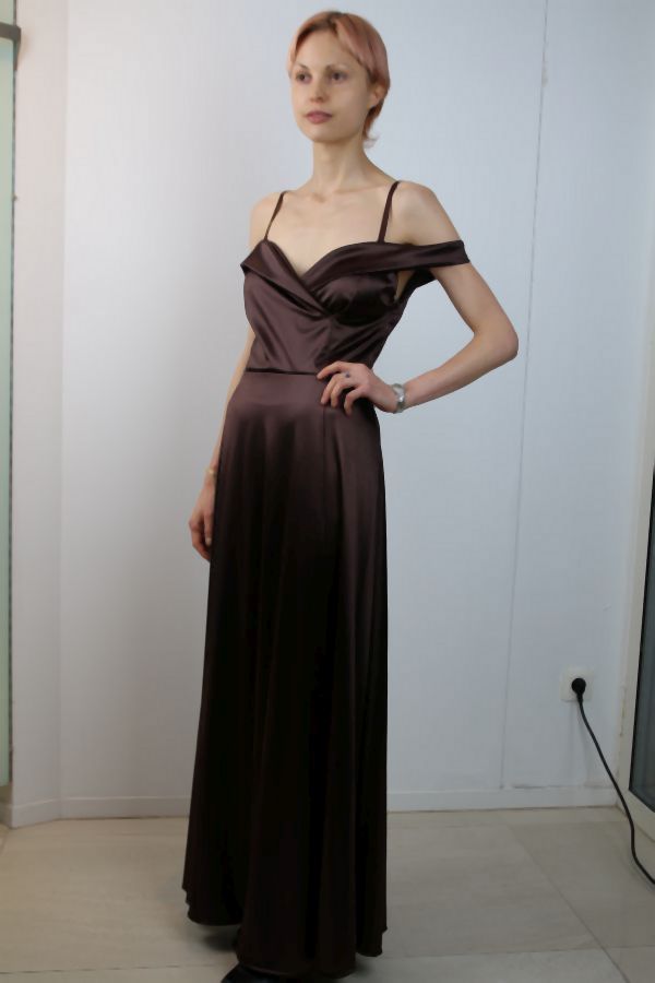 Lange jurk Lyem gekruiste V-hals brede schouderband 