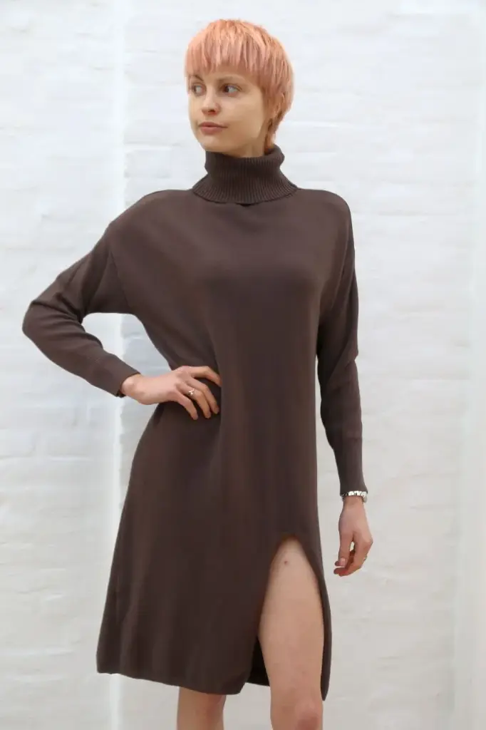 Tricot jurk Leine nm50 rolkraag recht patroon linker beensplit 