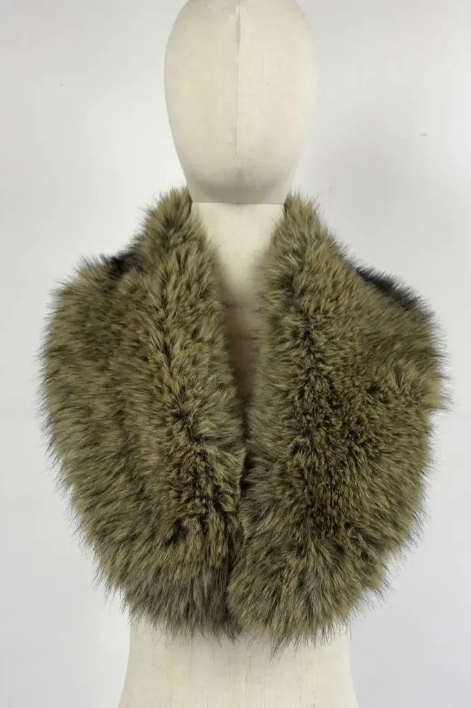 Sjaal Levie eco wolvenpels