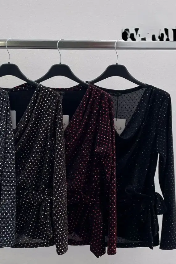 Glamy blouse Layanah nm10 pailletten drapagekraag geknoopt linkertaille