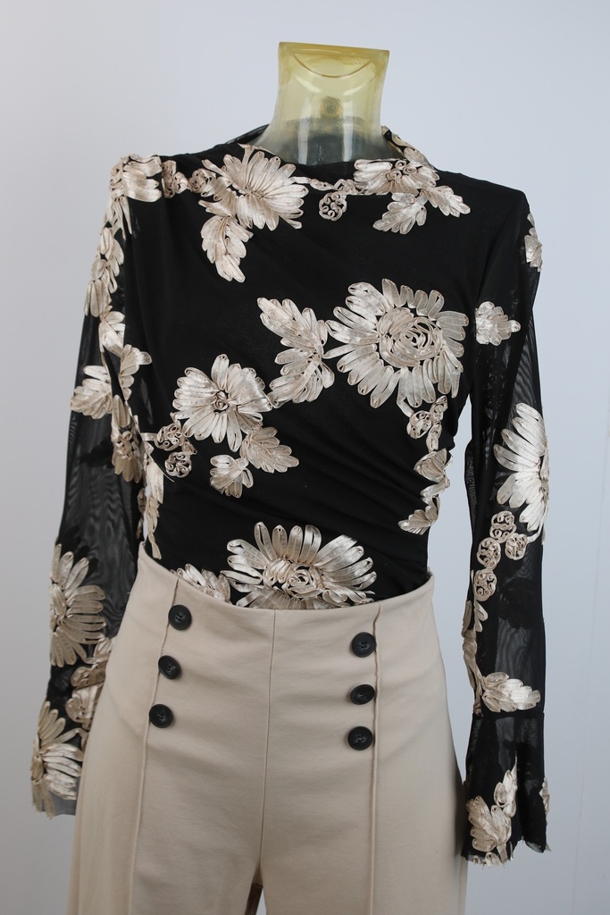 Gevoerde body Rose met lintbloemen en trompetmouw nm48