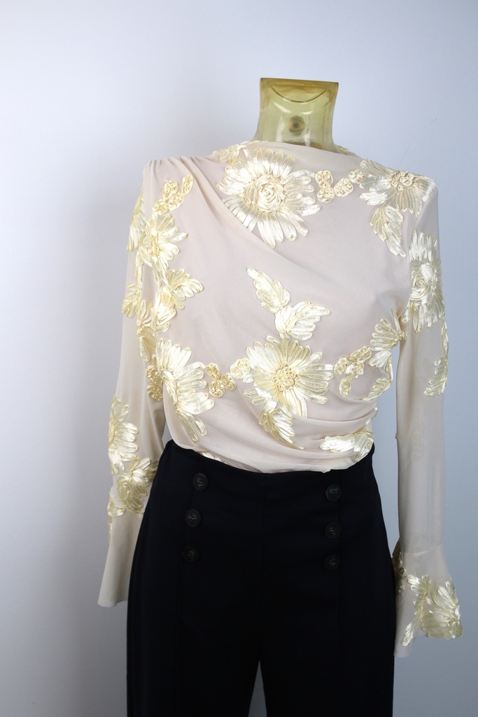 Gevoerde body Rose met lintbloemen en trompetmouw nm47