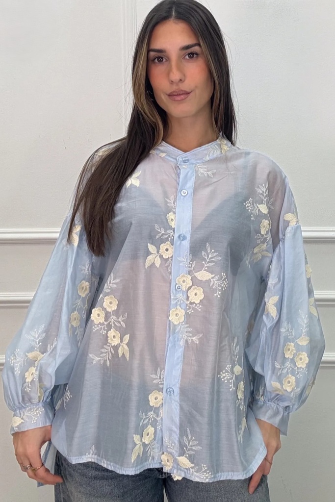 Blouse Olaf nm85 geborduurde en opleg bloemen 