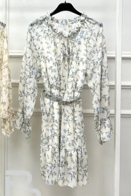 Plumetis jurk Oumayma nm38 ruchekraag opstaand split en binder klokrok