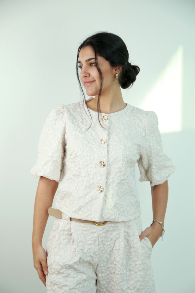 Korte vest Rinze met korte pofmouw en rozenknopen 