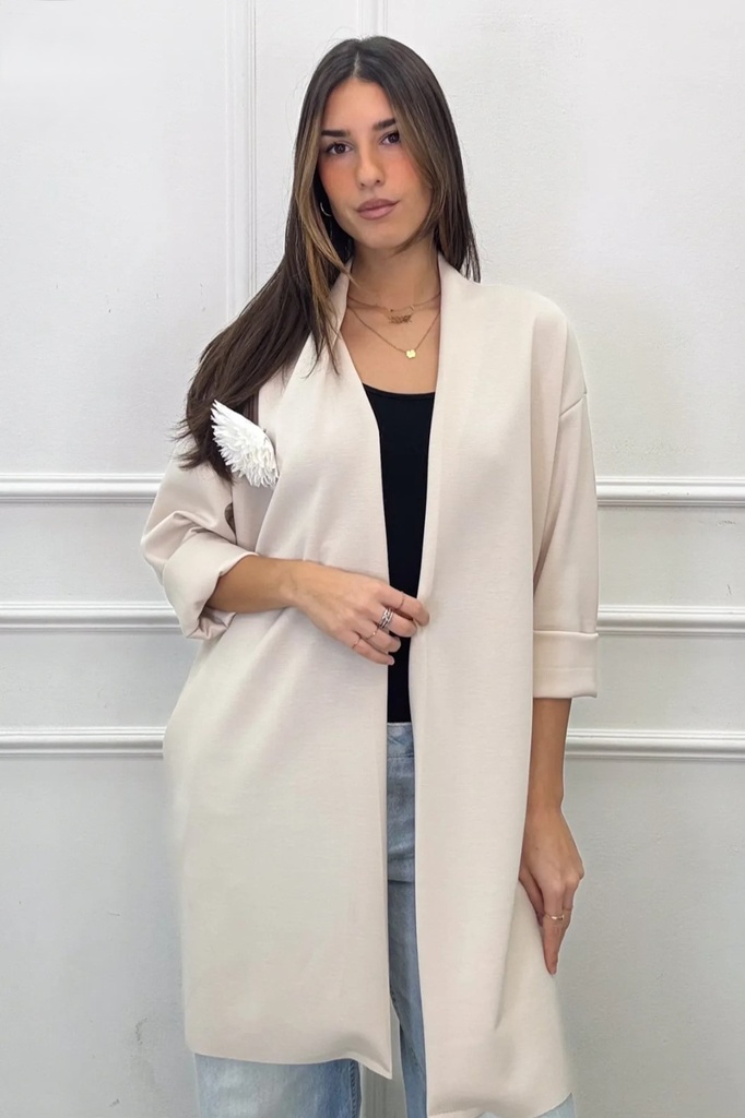 Kraagloze vest Remi met bloemenbroche nm45