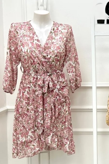 Oumaya nm44 plumetis gekruiste V-hals gepofte manchet