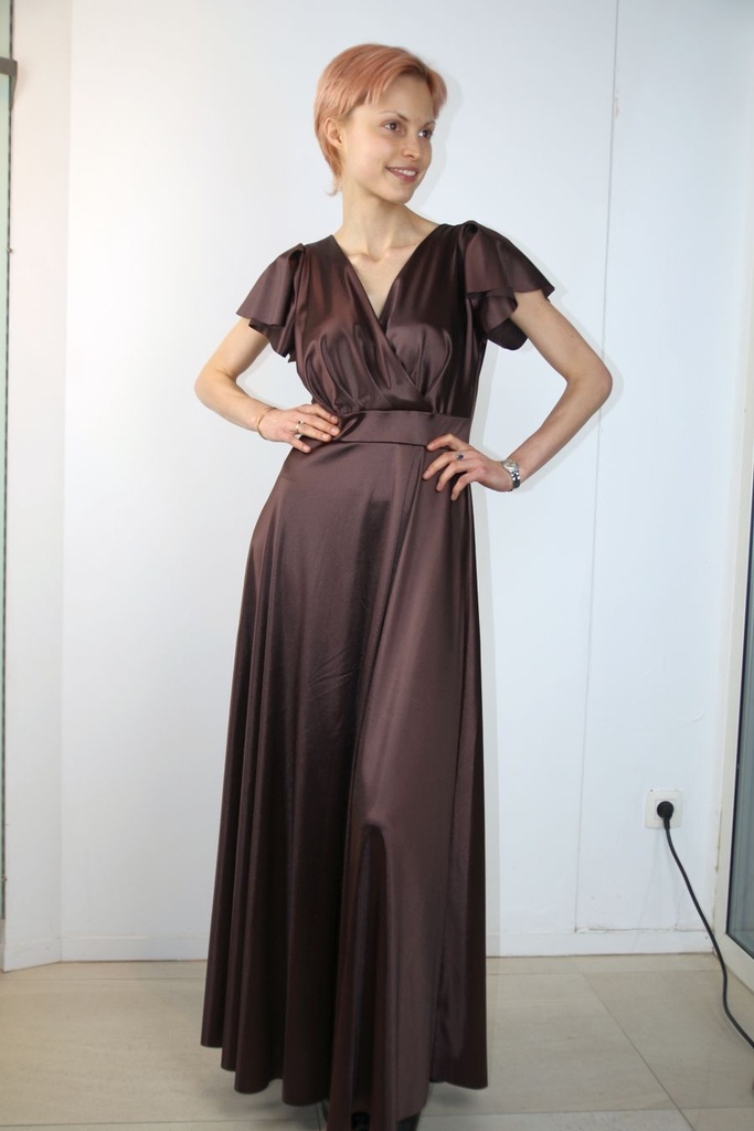 Lange cocktailjurk Odyn volantmouw gekruiste V-hals klokrok zware satijn