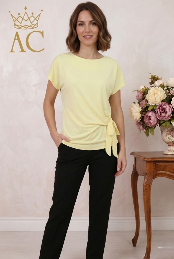 T-shirt Nylah nm66 knotted bow side round neckline