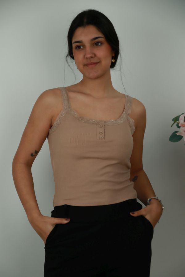 Top Nuna nm95 avec bonnet intégré garni de dentelle