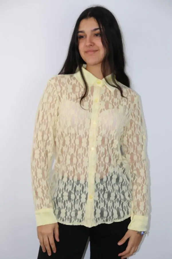 Kanten blouse Roosmarijn met satijnen kraag 