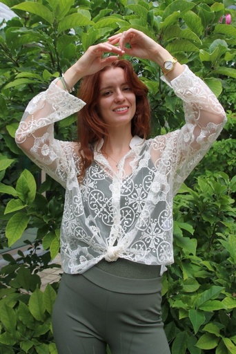 [10016912001] Blouse JurriÃ«n geborduurde bloemen
