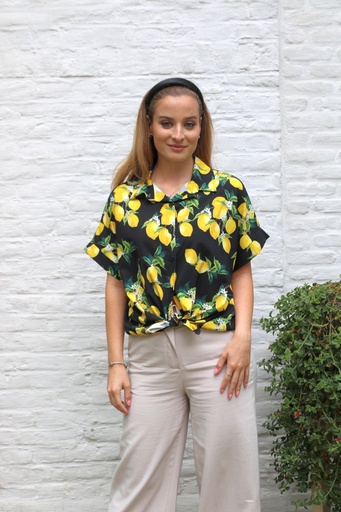 [10017078001] Blouse citroenprint kraag nacrÃ© doorgeknoopt