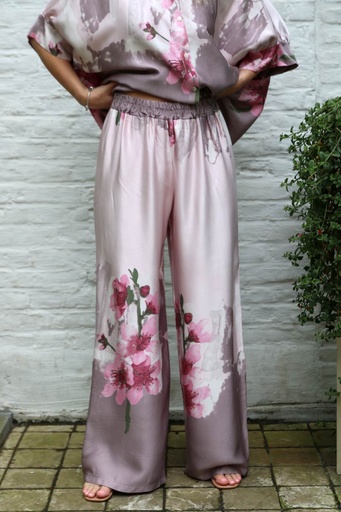 [10017077001] Satin floral pants Kikki nm100
