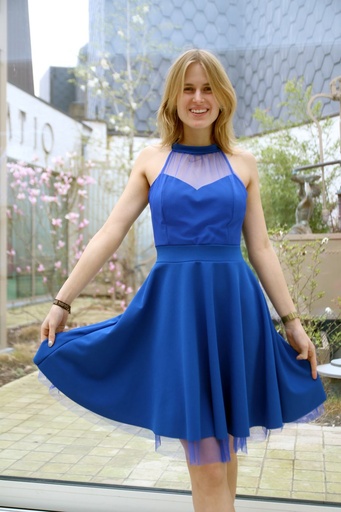 [10017153] Robe de soirée en crêpe Lina avec tissu en maille et bretelles autour du décolleté