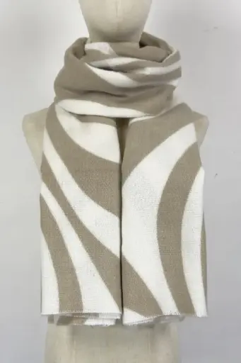 [200707] Sjaal Myla met organisch strepenpatroon nm100
