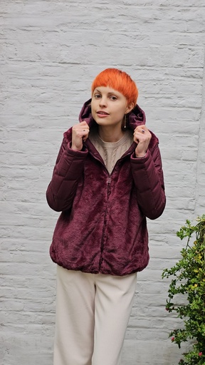 [200763] Korte jacket Nathalie eco pels capuchon ritssluiting 