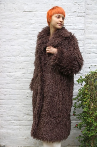 [200822] Jas Quint langharige bouclé eco pels puntkraag 