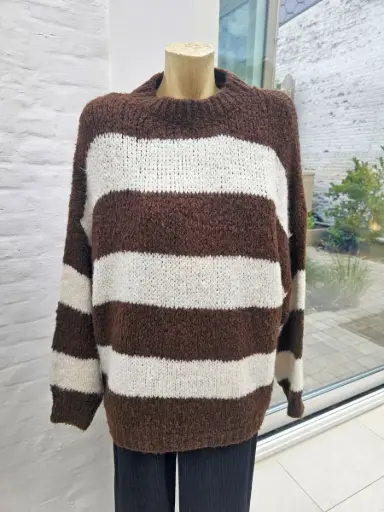 [200823] Pul Liselore nm18 ronde hals brede vertikale streep