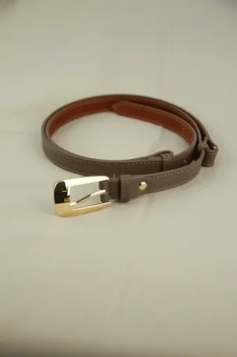 [200867] Lederen riem Pien nm100 2cm langwerpige vergulde gesp gestikt Italiaans kalfsleder